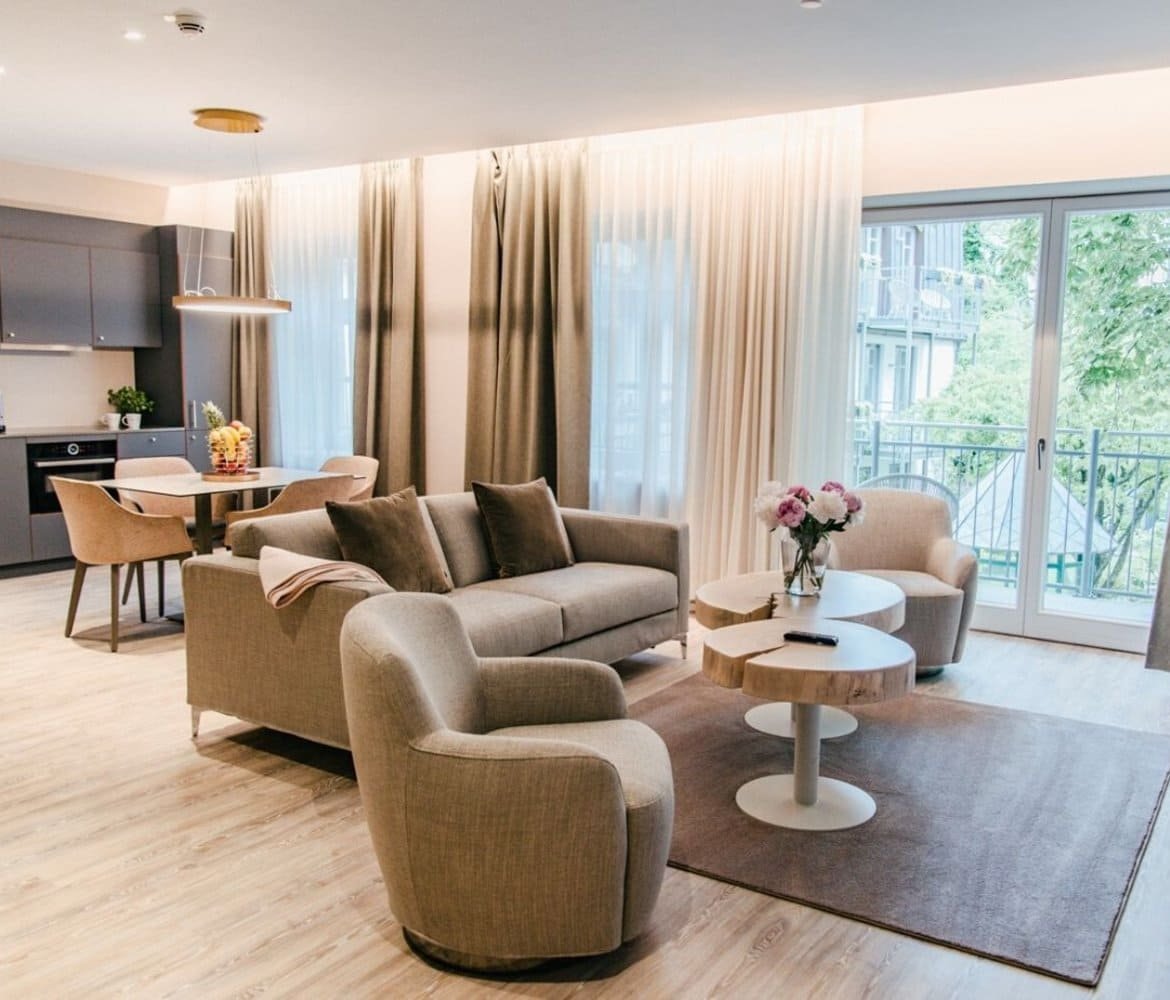 Living room luxury suite aparthotel Maximilian Munich