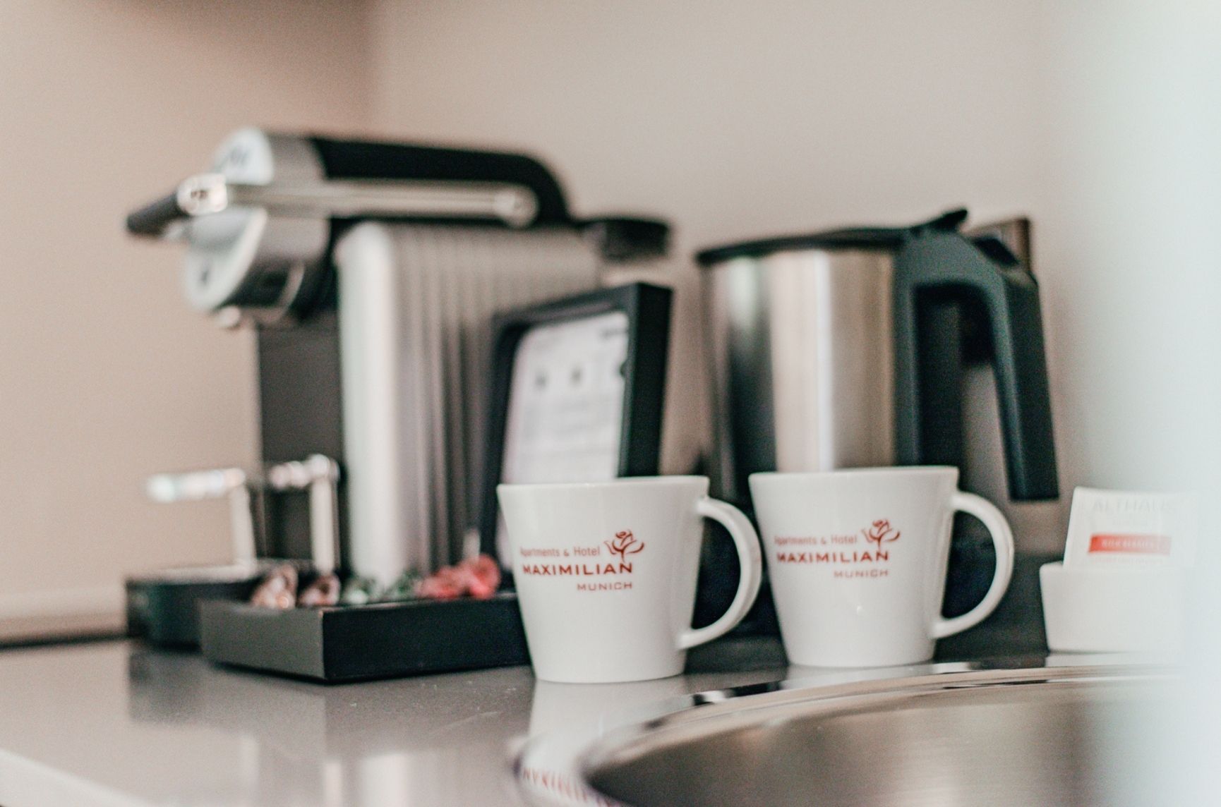 Nespresso Kaffee Maschine im Zimmer